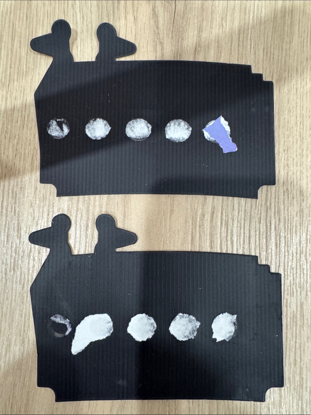 2 Magic Key magnets - Picture 2 of 2